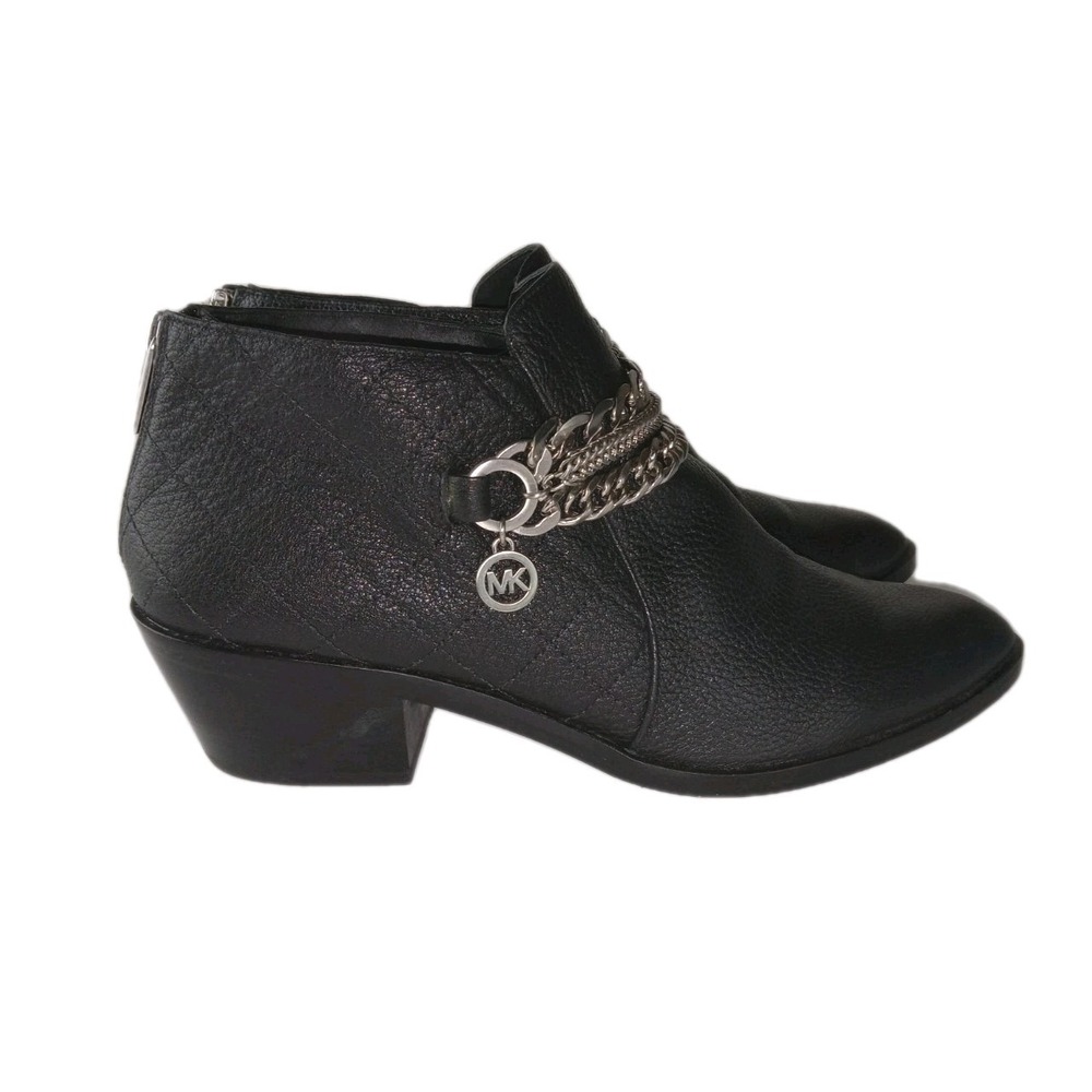 Michael Kors Women's Leather Ankle Zipper Quilted with Hardware boots size 8.5